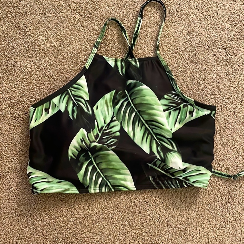 Small, Green leaf design on black background, bought from shein.